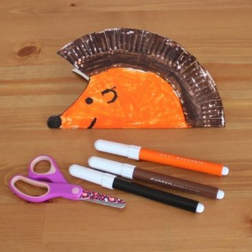 Hedgehog out of a disposable plate
