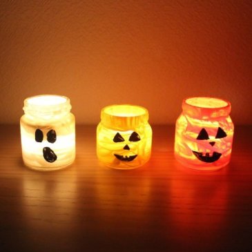 Make Halloween candlesticks with your kid 