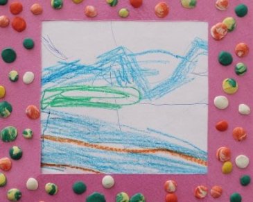 Make a photo frame out of paper and plasticine with your toddler 