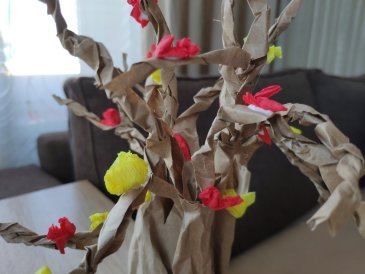 Осенний дуб из бумаги