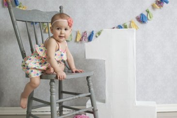 Arrange a photo session for your baby's first birthday