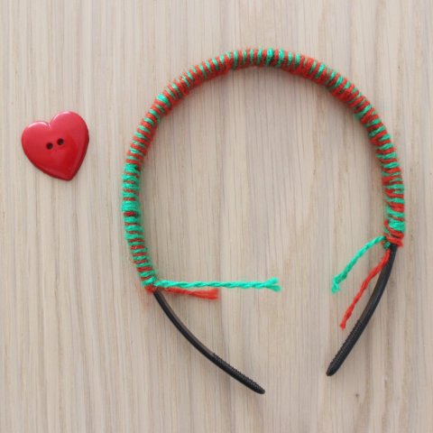 Activity picture for Hair band made out of threads in Wachanga