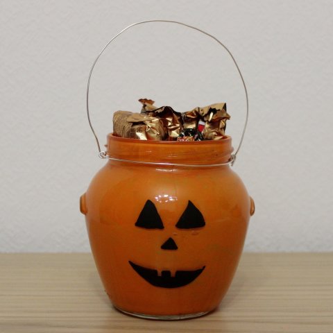 Activity picture for Make sweet Halloween gifts for friends with your kid  in Wachanga
