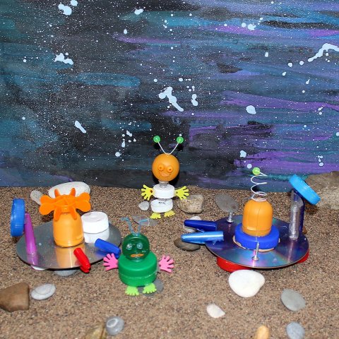 Activity picture for Play a game "A Distant Planet" with your kid! in Wachanga