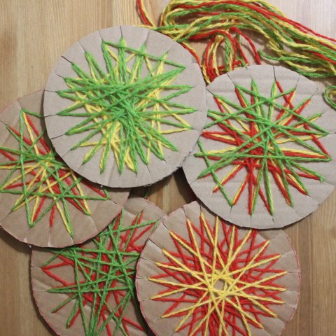Activity picture for Multi-colored snowflakes in Wachanga