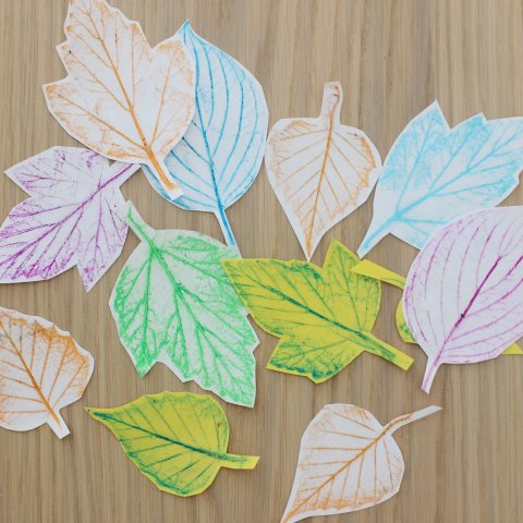 листья из бумаги