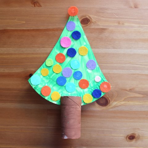 детская поделка для поздравления с новым годом елочка из картона