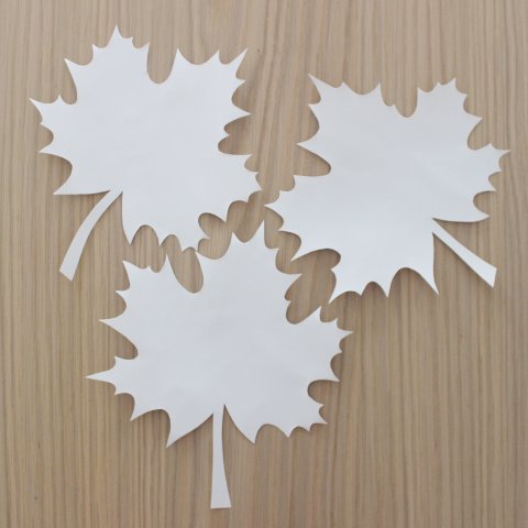 кленовые листья из бумаги