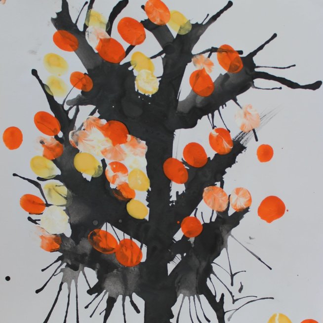 Нарисуйте вместе с ребенком осенне дерево гуашью