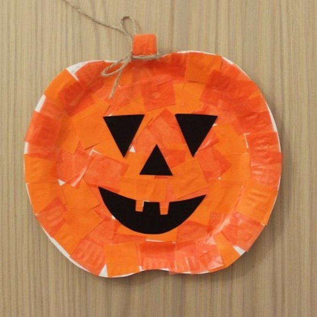 Make with your kid a pumpkin for Halloween