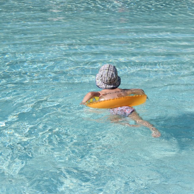 Go to an outdoor swimming pool with your kid