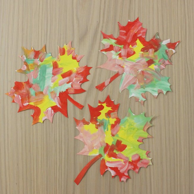 Decorate your kid's room with fallen leaves