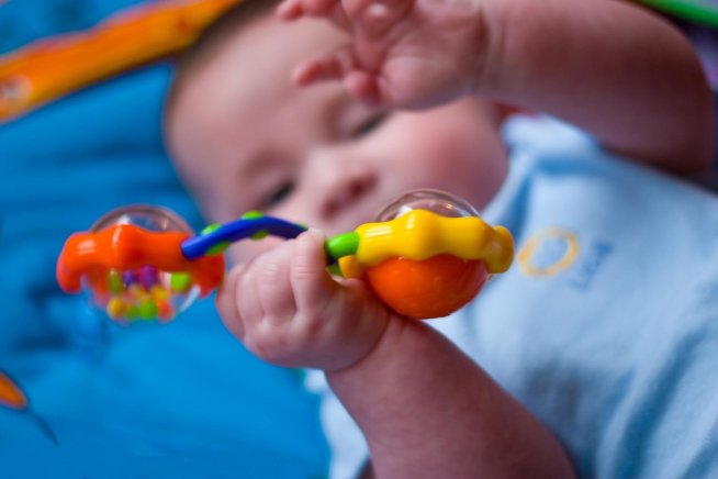 Make a double rattle for your baby