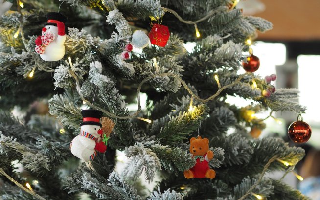 Новогодние «елки»: сколько праздников нужно ребёнку