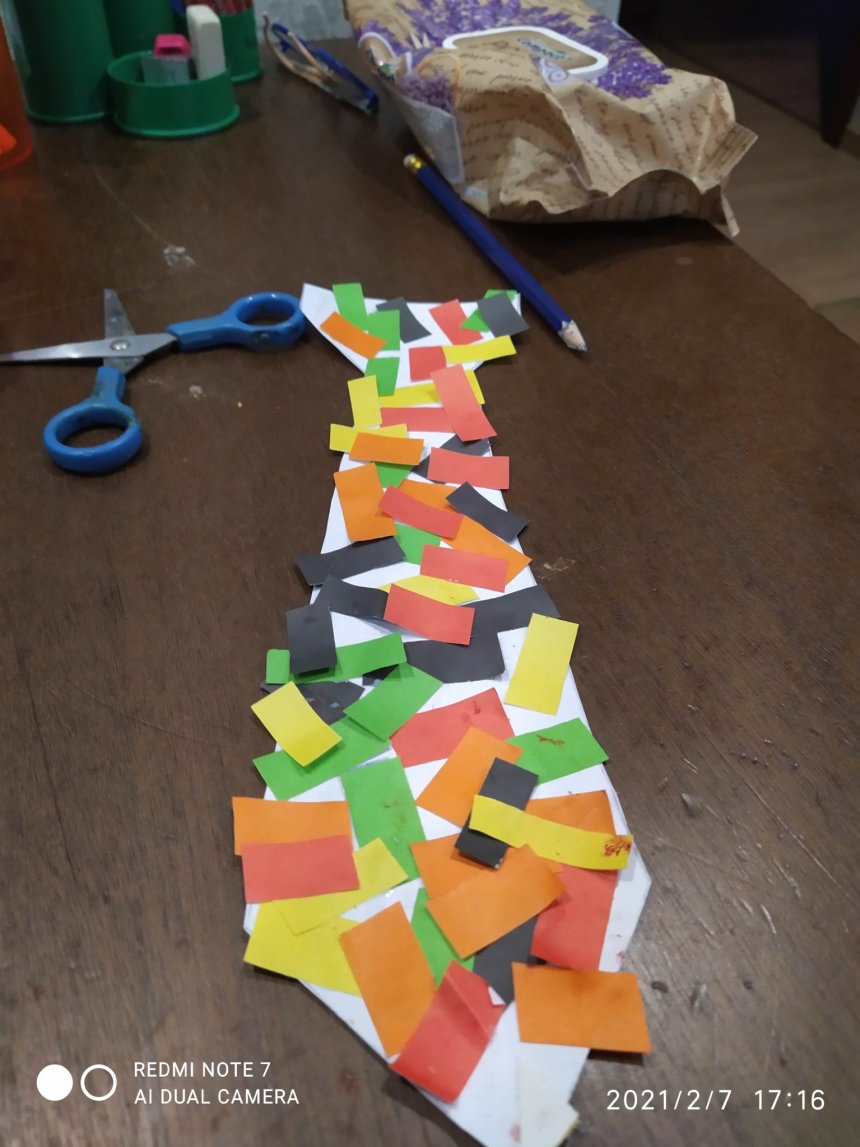 Отчёт по занятию Разноцветный галстук из бумаги в Wachanga!