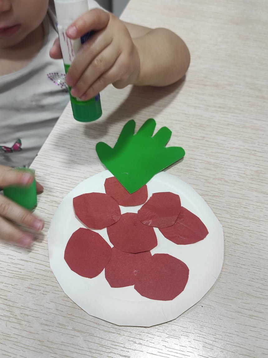 Отчёт по занятию Сделайте вместе с ребенком яблоко из одноразовой тарелки в Wachanga!